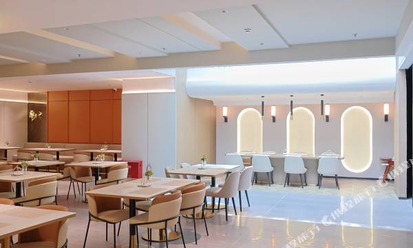 Homeinn Plus Hotel (Shenzhen Futian CBD Exhibition Center)