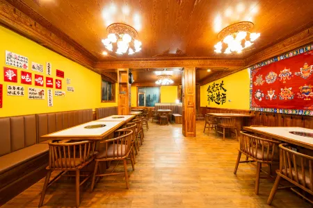 Yunqi Jiajing Homestay Отели рядом с достопримечательностью «Huanglongshan Yuanshi Forest Sceneic Area»