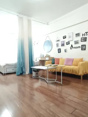 Xiaocheng Homestay Hotels in Baoji City Administrative Center Square