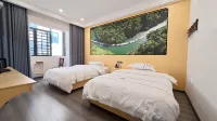 Small Town Hill Homestay