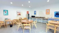 There is wind blowing from the homestay - servizio colazione