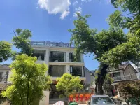 Moon Bay Zuo Lin You Xi Homestay