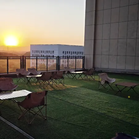 Longyou Feidu E-sports Holiday Homestay