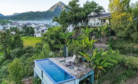 Stray Clouds Villa Отели в г. Цзяндэ