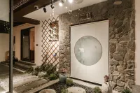 WenYue • Guanhai Tingshan Holiday Inn Hotels in Dali
