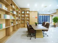 Home Inn Selected (Liaocheng Jinding Shopping Center Dongchang Lake Branch) - parkir
