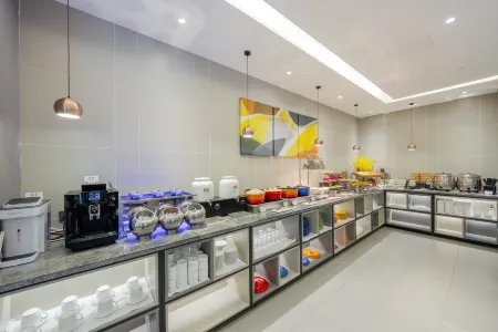 Homeinn Selected Hotel (Yangzhou Wanda Plaza Grand Canal Museum) Отели рядом с достопримечательностью «Tongda College of Nanjing University of Posts and Telecommunications»