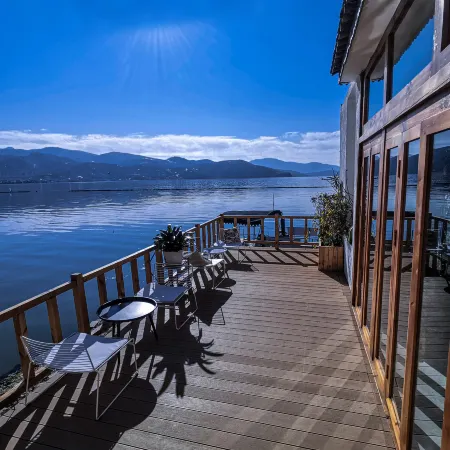 Liaoliaozu Waterfront Inn