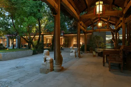 JOYA Hotel Jia Ding Отели рядом с достопримечательностью «Shanghai Open University Jiading Branch»