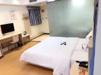 7天连锁酒店(重庆观音桥步行街中心店) - 传统大床房