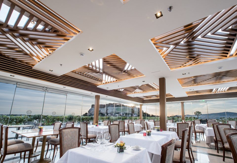 일렉트라 팰리스 아테네의 고전적인 객실 내부 이미지