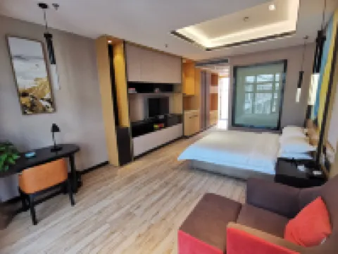 Danyang Huanhua Lelan Theme Hotel