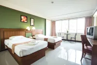 Songphanburi Hotel Hotels in Si Prachan District