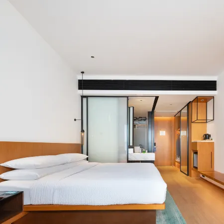 Fairfield by Marriott Zhuhai Отели рядом с достопримечательностью «Чжухай Политехническая Профессиональная Техническая Школа»