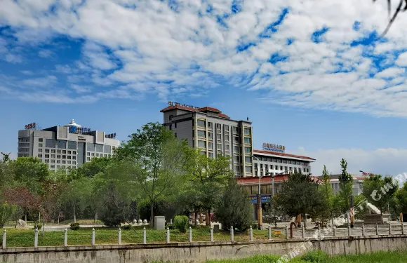 華亭華煤陽光大酒店