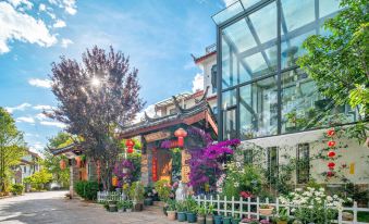 Yunshen Buzhichu Inn