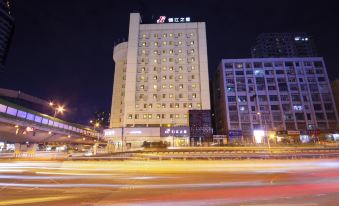 Jinjiang Inn (Guiyang Qianlingshan Park Beijing Road Subway Station)