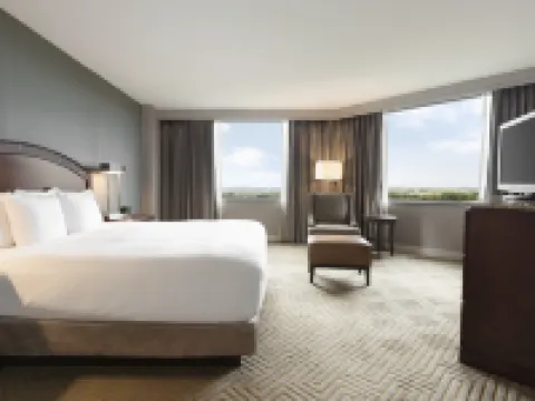 Hilton East Brunswick Hotel & Executive Meeting Center Hotels in Middlesex County