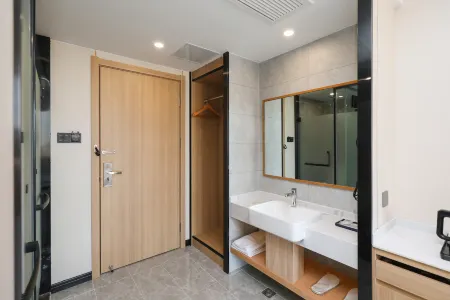 Qingmu Select Hotel (Second Affiliated Hospital of Nanjing Yangtze River Bridge) Отели рядом с достопримечательностью «Wumadu Cruise Terminal»