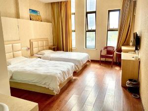 Xinyi Accommodation (Caidiehu Park)