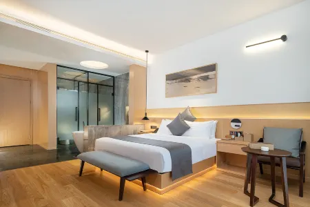 Holiday Inn  Rongshui  Laojun Dong