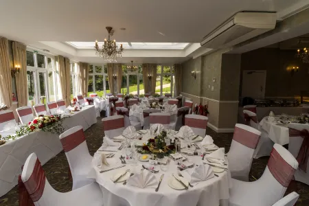 Farnham House Hotel Отели в г. Фарнем