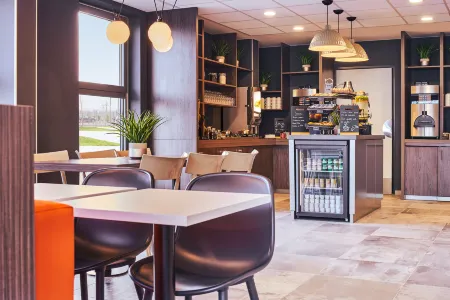 EasyHotel Paris Charles de Gaulle Villepinte Отели рядом с достопримечательностью «Fresque "Abri bus 2"»