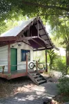 Magnums Airlie Beach – Adults only