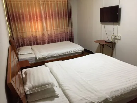 Xinhui Apartment Отели рядом с достопримечательностью «Huafushan Scenic Area»