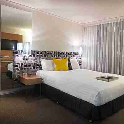 QT Canberra, an EVT hotel Rooms
