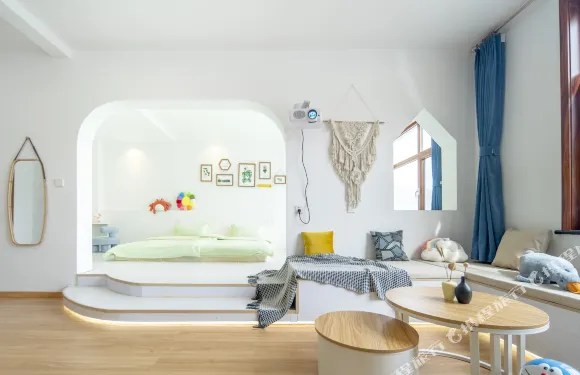 易縣甲辛假日酒店（易水湖太行水鎮店）