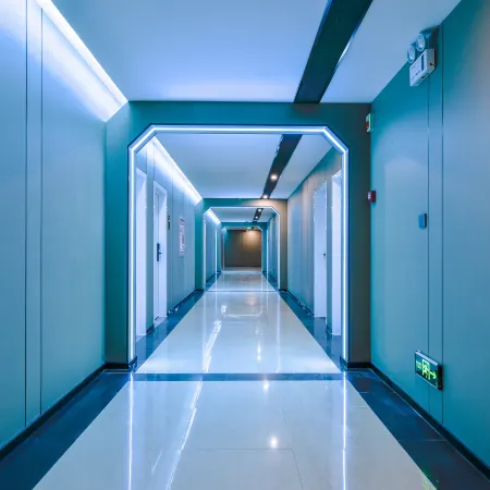 Seven o'clock Sunshine E-sports Hotel (Hebi Xinghe Street Yulong Shopping Center)
