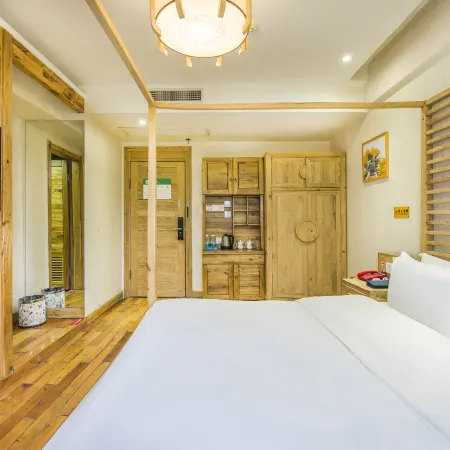 Cloud Gathering Hotel (Chenzhou Wuling Square Chenzhou Station Store)