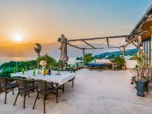 Serene Brit Boutique Hotel Fuxian Lake