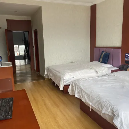 Lanping Caiyu Business Hotel