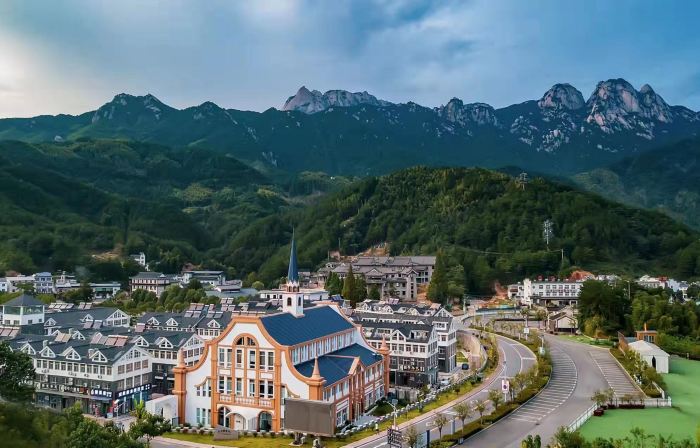 Moshang Swan Castle B&B
