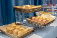 Country Inn & Suites by Radisson, Guangshui Binhe Park Yuming Branch - breakfast