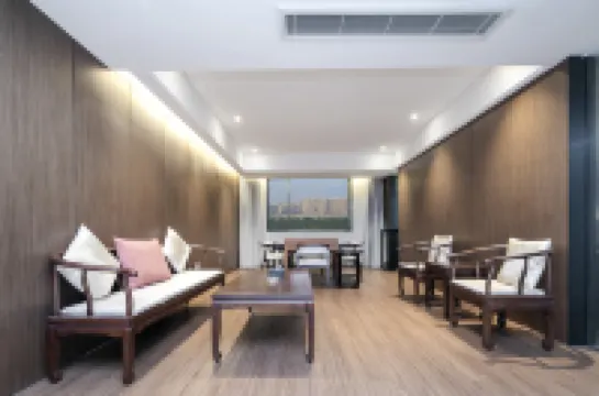 โรงแรมกรีน โอเรียนทอล (สถานีรถไฟตะวันออก เซี่ยวกาน)