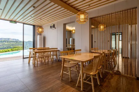 Chuxia  Guesthouse Отели рядом с достопримечательностью «Qianzhang Canyon»