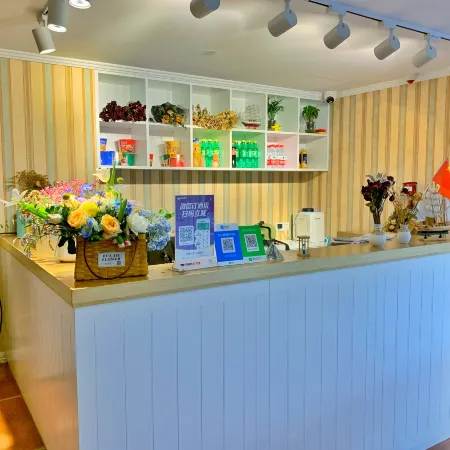 Hangzhou White Lovers Youth Hostel (Tonghui Middle Road Subway Station)
