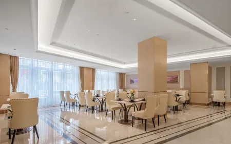 Vienna Hotel (Bayan Shuiyun Lucai Shop) Отели рядом с достопримечательностью «Fucaimen»