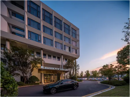 Jiande Aviation Town Maison New Century Resort Hotel Отели рядом с достопримечательностью «Xin'anjiang Hydropower Station»