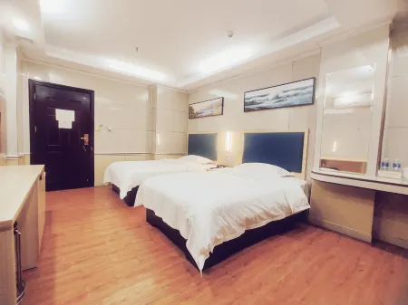 Yida Business Hotel (Lufeng Bus Terminal) Отели рядом с достопримечательностью «Shanwei Administration College Lufeng Branch»