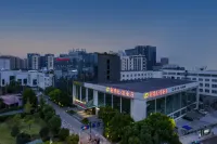 Haiwaihai Nachuan Hotel (Wanda Plaza Dujiaqiao Subway Station) Hotels near Beicheng World