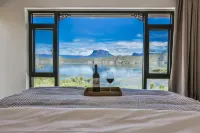 Lugu Lake Front Lake·Yueyao Lakeview Resort Hotel Hotels in Ninglang