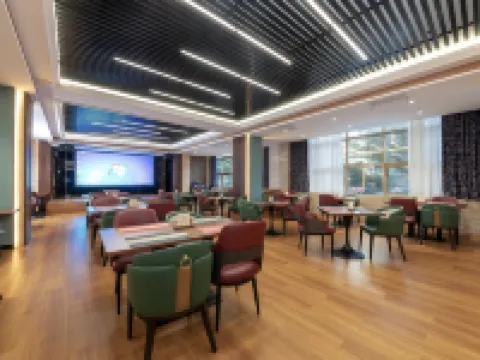 HUAYI Hotel (Shenzhen North Railway Station) Hotels in Shenzhen