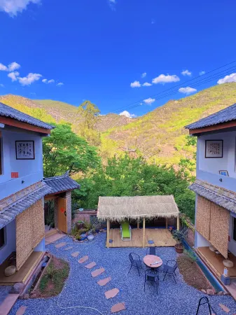 Nuodeng Yuanse Homestay Отели в г. Юньлун