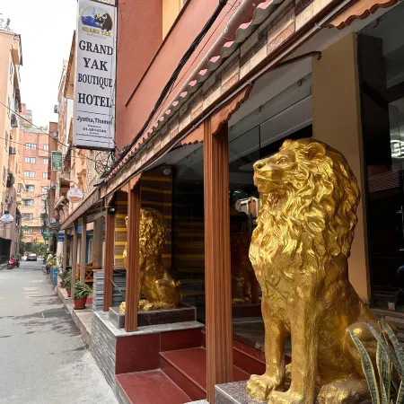 Grand Yak Boutique Hotel Отели рядом с достопримечательностью «Garden of Dreams»