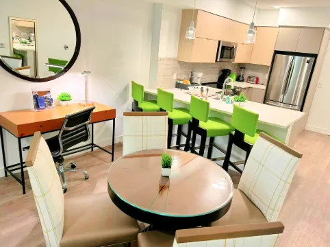 StaysPro - Gorgeous Hollywood Apts LA's Best Location and Amazing Roof Deck