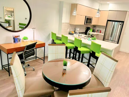 StaysPro - Gorgeous Hollywood Apts LA's Best Location and Amazing Roof Deck